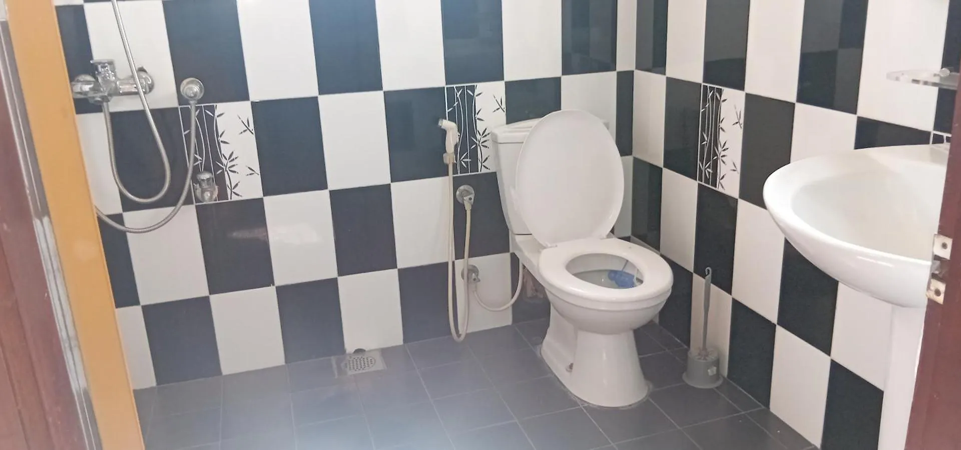 Nest Hostel نيجومبو